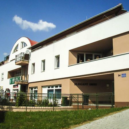 Monarchia Apartman Sunny Mosonmagyaróvár Exterior foto