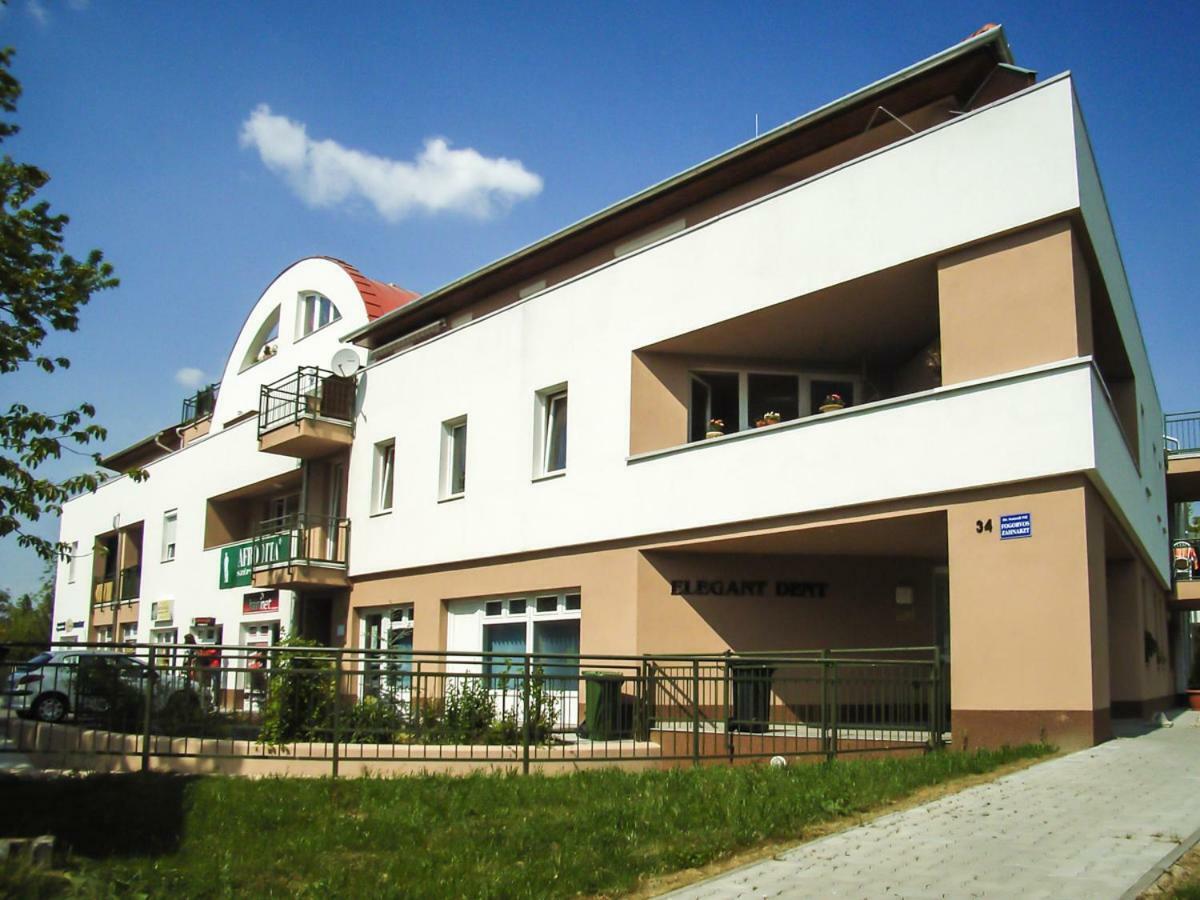 Monarchia Apartman Sunny Mosonmagyaróvár Exterior foto